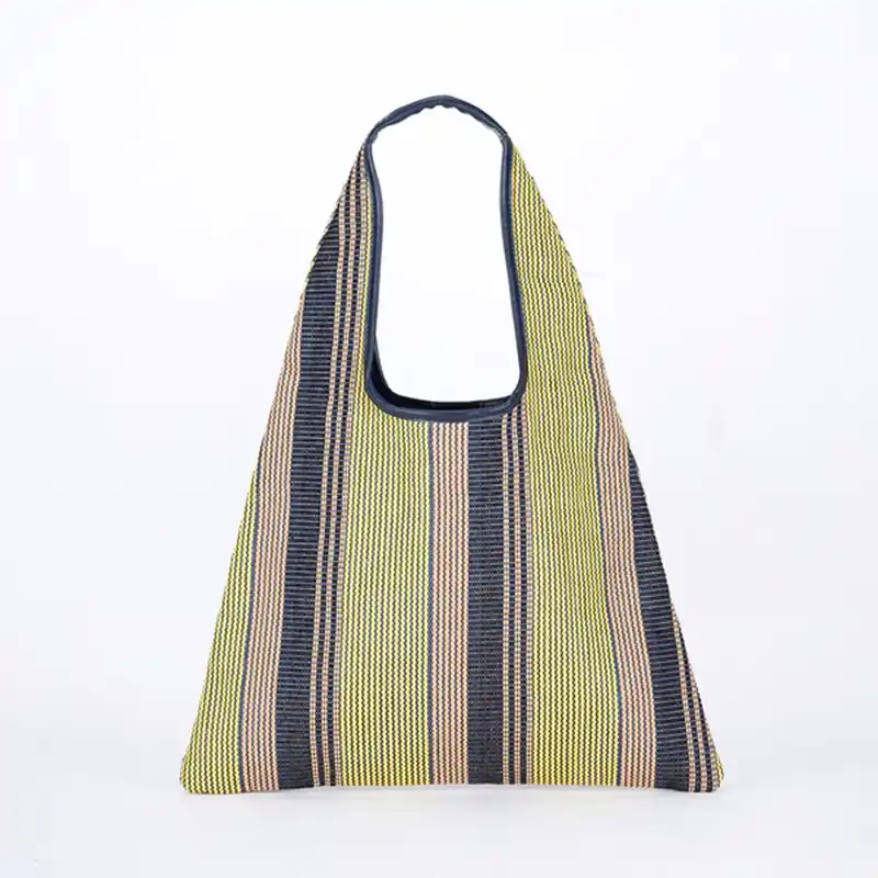 Finissage  スウェルトライアングルトート /BL02