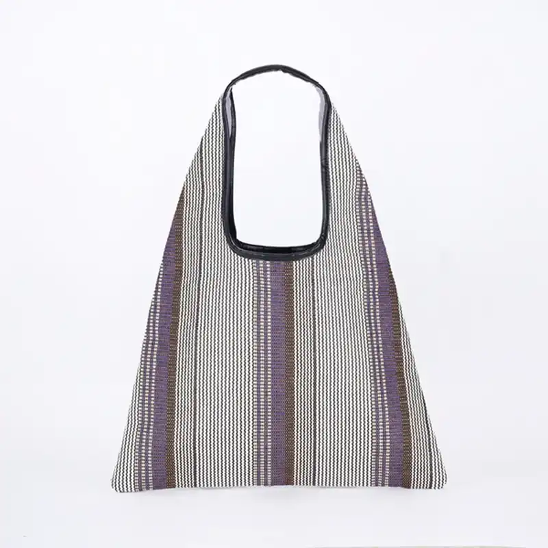 Finissage  スウェルトライアングルトート /PU03